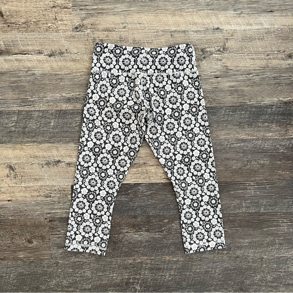 Cropped Leggings - 3 pairs plus sports bra - Picture 11 of 12